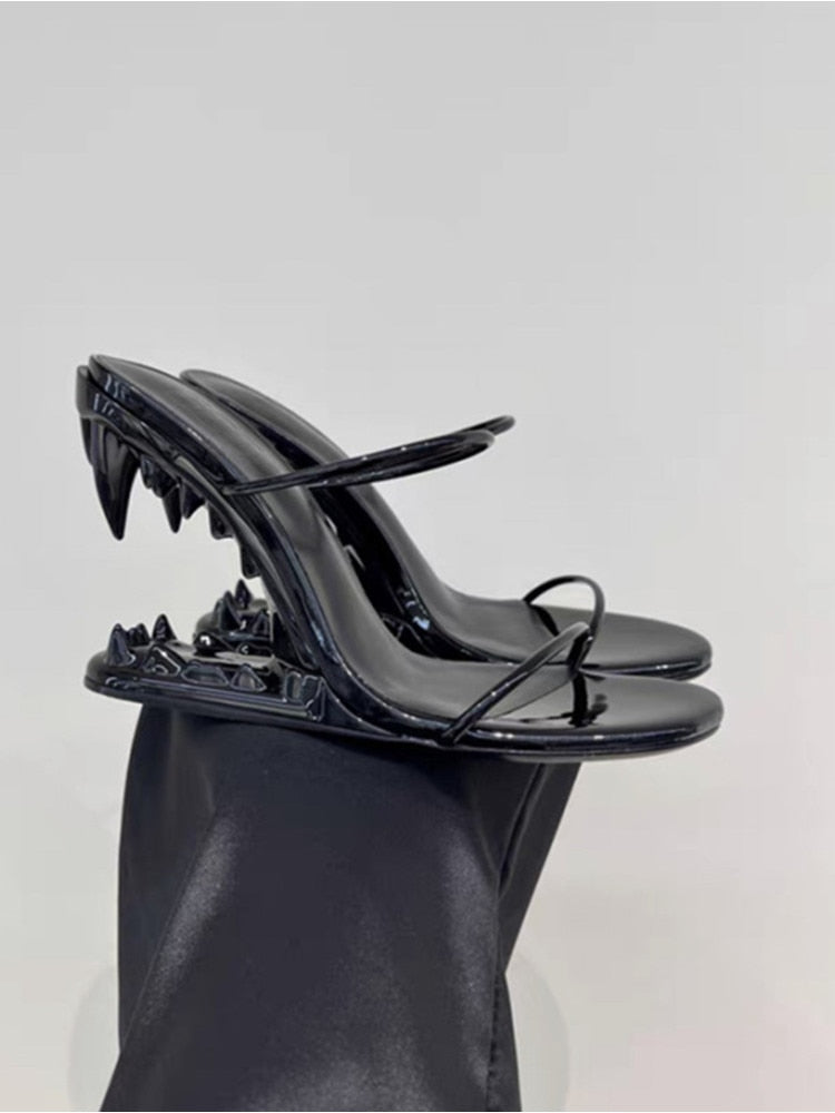 European and American Summer Fashion Metal Teeth Sandals with Profiled Heels, High-heeled Runway Show, Women's Sandals