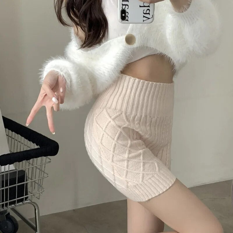2024 Knitted Warm Safety Short Women Autumn Skinny Bottoming Shorts Woman Winter High Waist Hip Lifting Anti-Glare Shorts