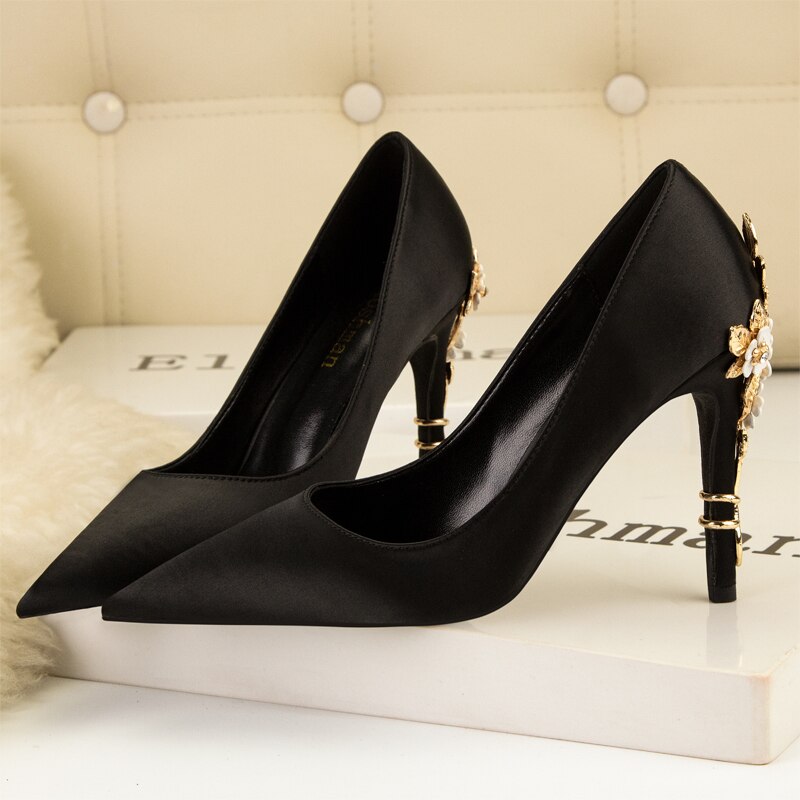 2024 New Metal Flower Women Pumps Designer Shoes High Heels Women Satin Stiletto Heels 10 Cm Sexy Wedding Shoes Plus Size 41