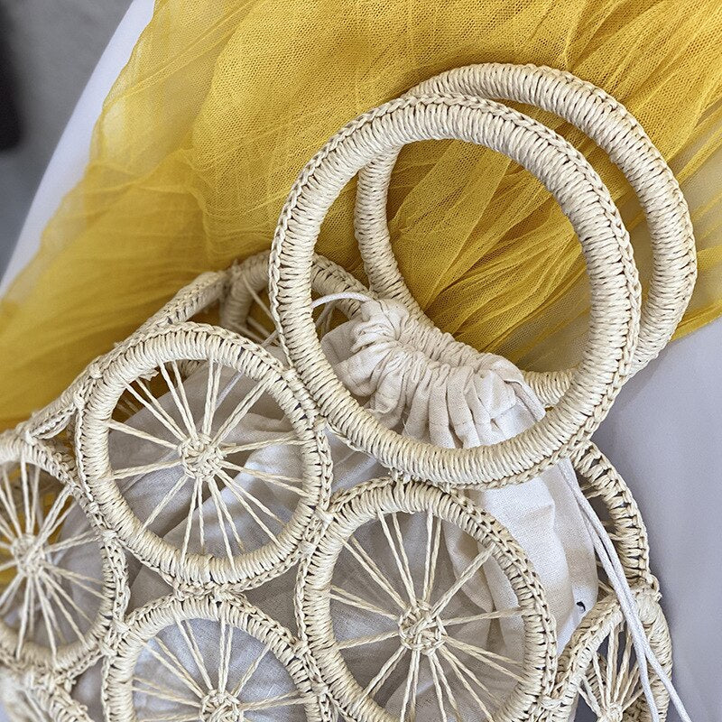 2024 Ring Handmade Shell Hollow Handheld Straw Woven Bag Women's Crossbody One Shoulder Woven Bag Beach Beach Beach Holiday Bag
