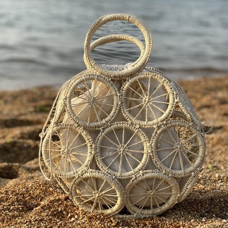 2024 Ring Handmade Shell Hollow Handheld Straw Woven Bag Women's Crossbody One Shoulder Woven Bag Beach Beach Beach Holiday Bag