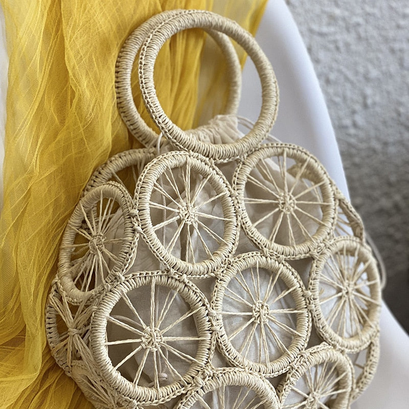 2024 Ring Handmade Shell Hollow Handheld Straw Woven Bag Women's Crossbody One Shoulder Woven Bag Beach Beach Beach Holiday Bag