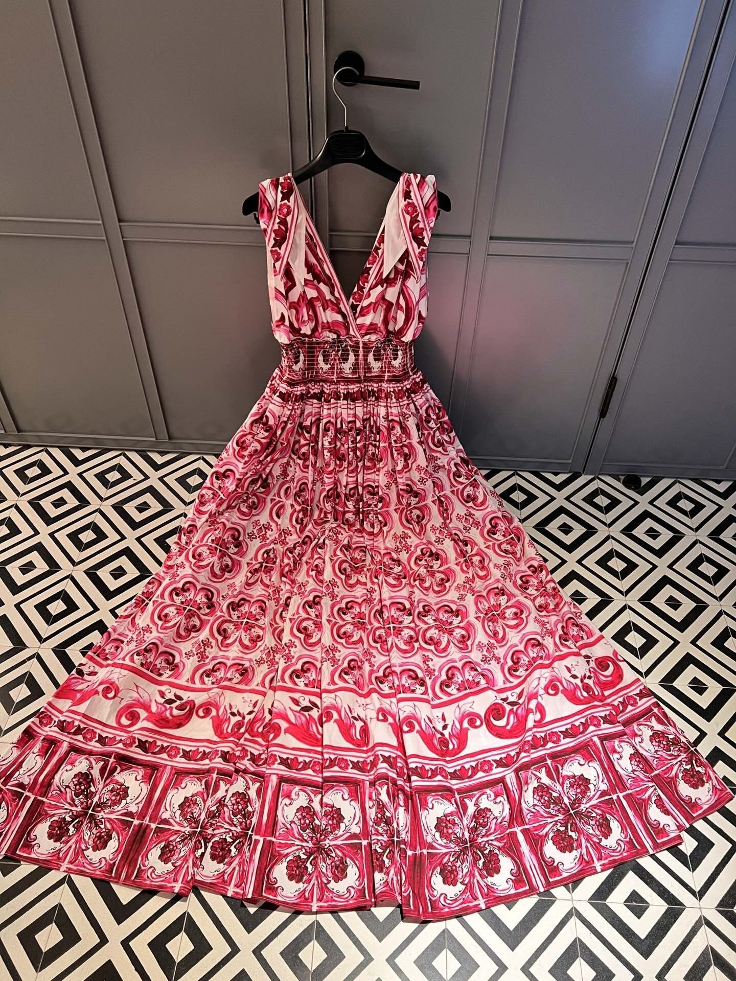 2024 Summer Cotton Print Deep V-Neck Sleeveless Strap A-line Waist Wrap Large Hem Long Dress woman maxi skirt