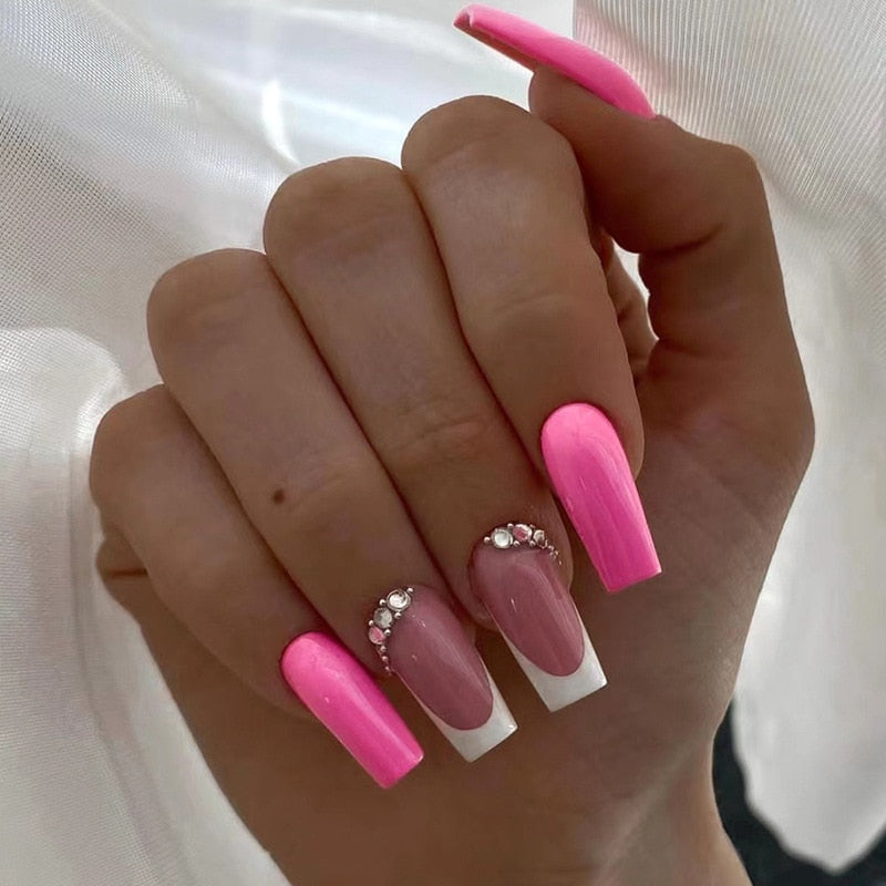 24Pcs Christmas Exclusive False Nails Wearable Long Xmas Style Fake Nails Elk Snowflake Design Full Cover Press on Nail tips 693