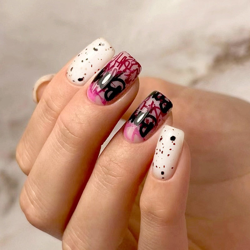 24Pcs False Nails Short Square Head Heart Rhinestone Pearl Full Cover Nail Tips Detachable Fake Nails Press on Nails Manicure P02