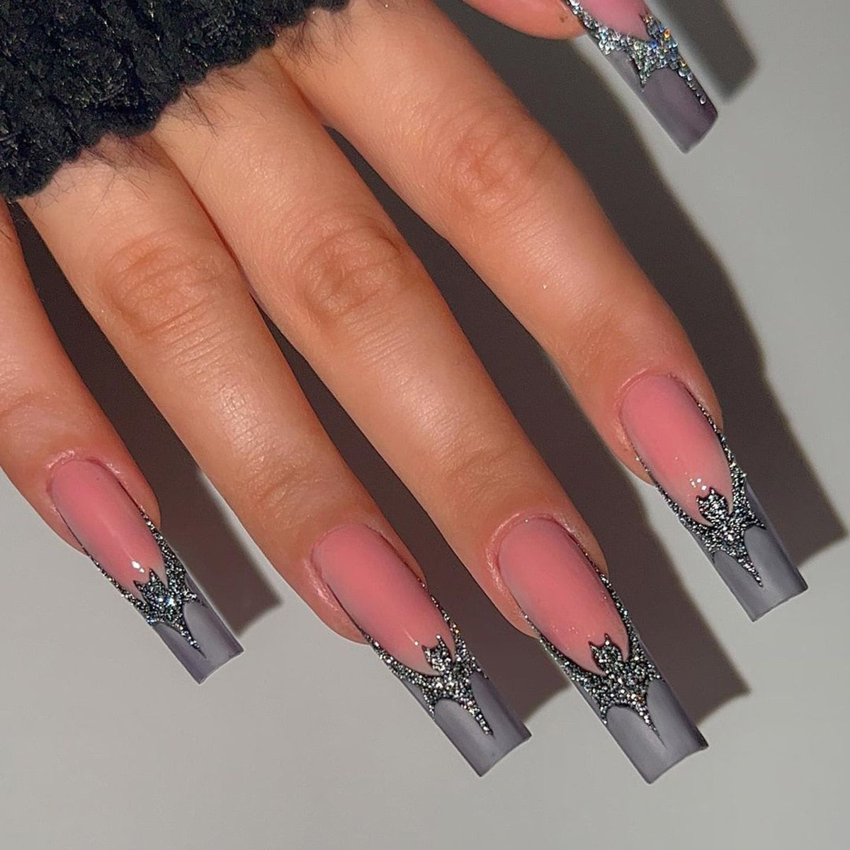24Pcs Halloween Extra Long Press on Nails Coffin Fake Nails Acrylic Black White Clown Designs Glossy Artificial Nails for Women JF0605