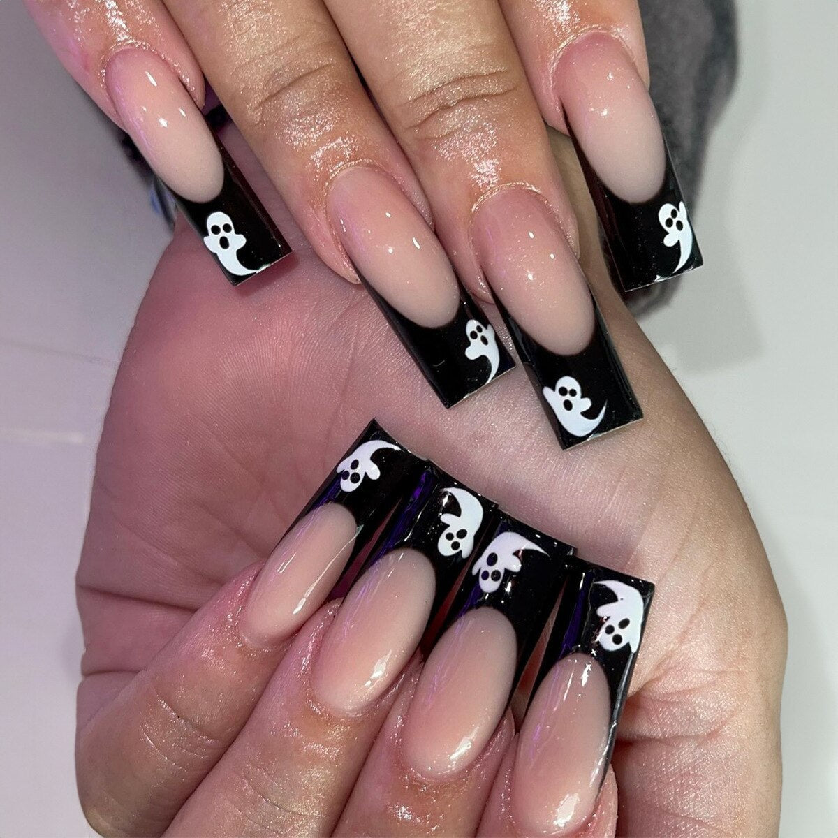 24Pcs Halloween Extra Long Press on Nails Coffin Fake Nails Acrylic Black White Clown Designs Glossy Artificial Nails for Women