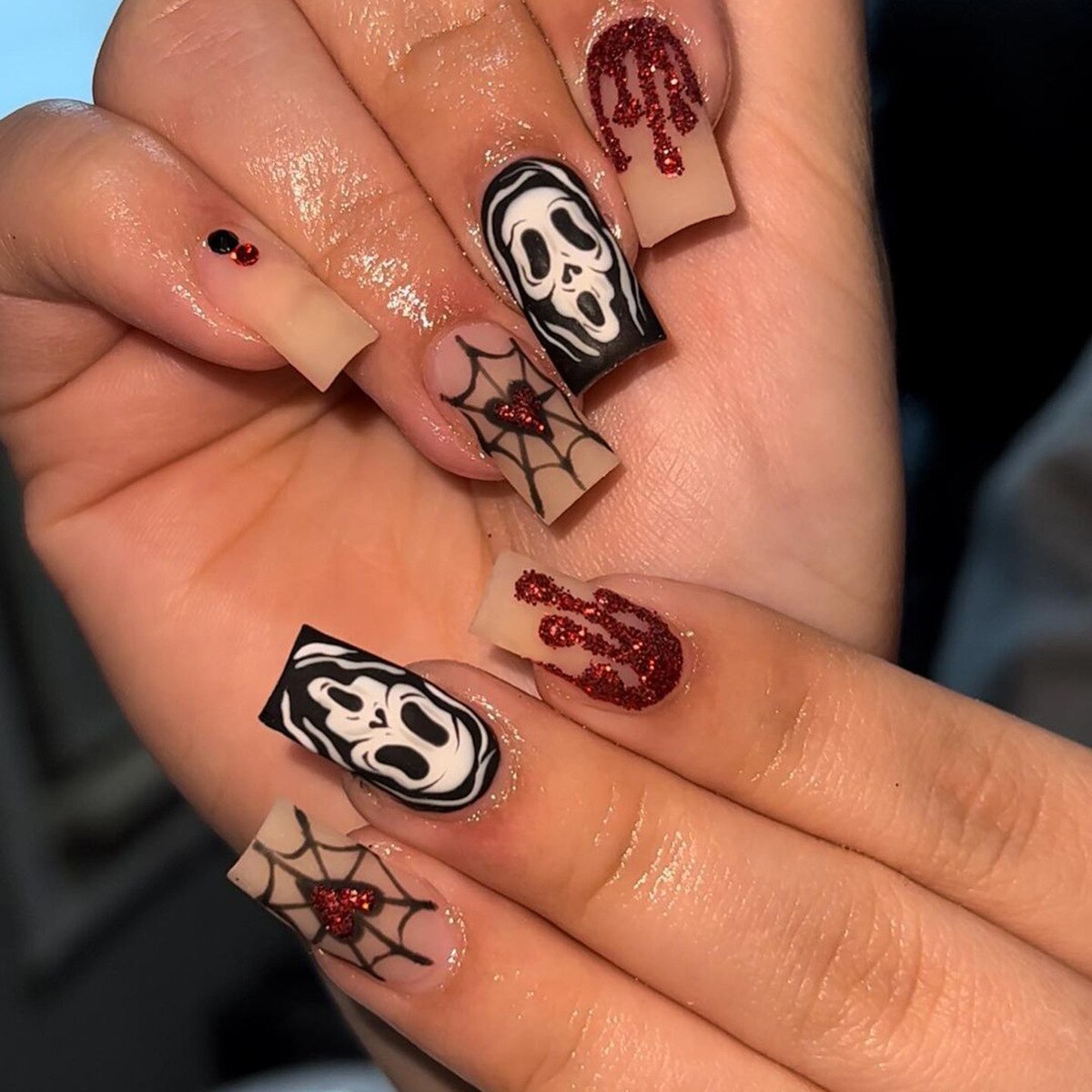 24Pcs Halloween Extra Long Press on Nails Coffin Fake Nails Acrylic Black White Clown Designs Glossy Artificial Nails for Women JF0603