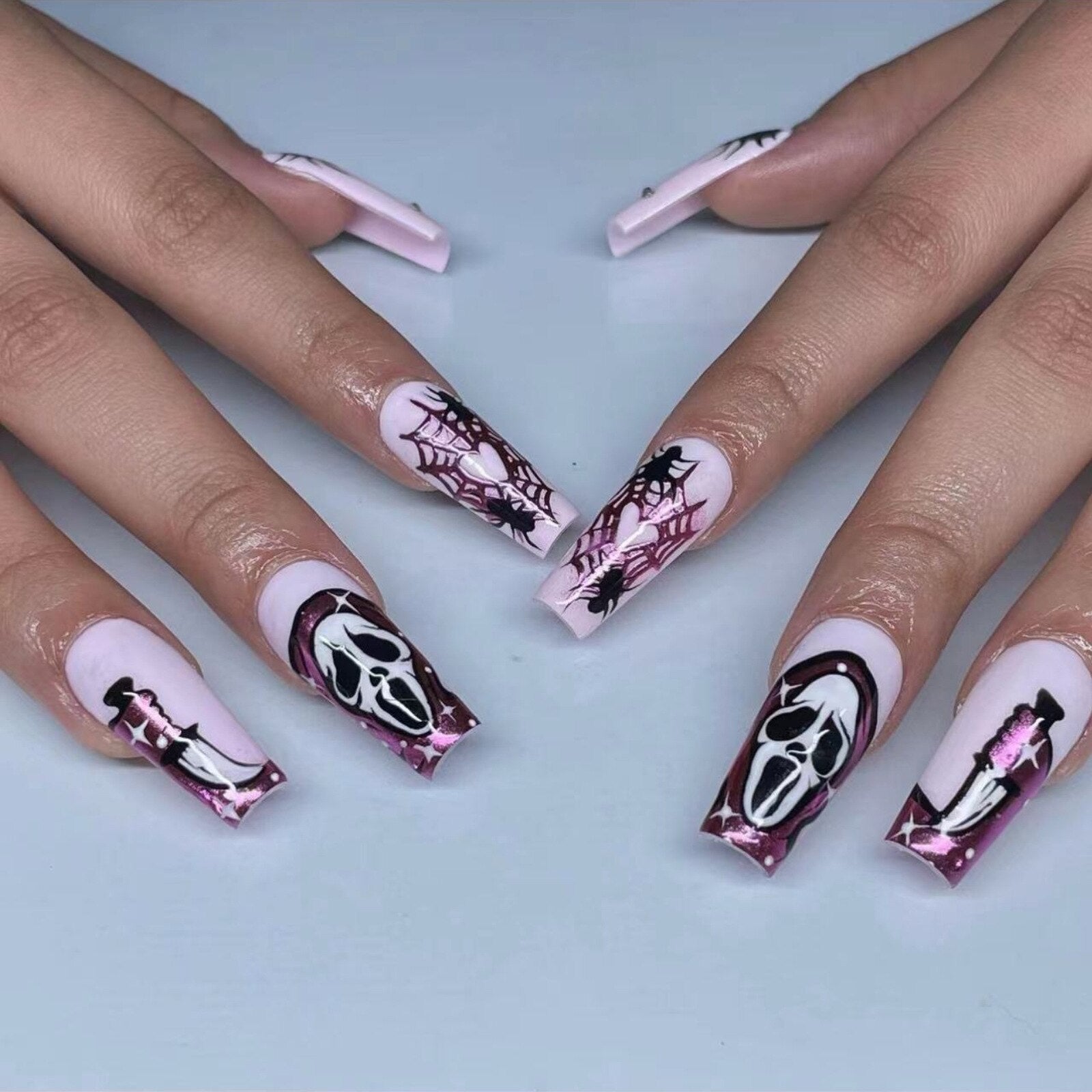 24Pcs Halloween Extra Long Press on Nails Coffin Fake Nails Acrylic Black White Clown Designs Glossy Artificial Nails for Women WSJ-08