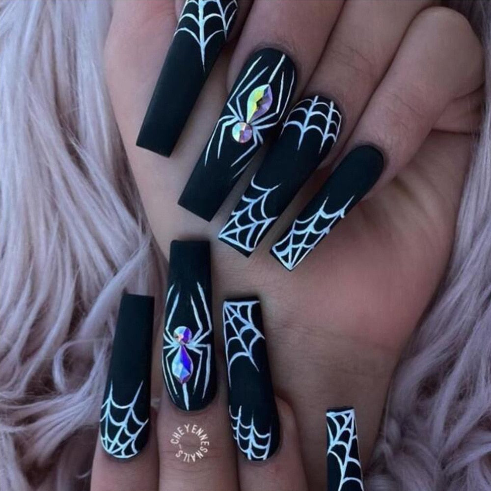24Pcs Halloween Extra Long Press on Nails Coffin Fake Nails Acrylic Black White Clown Designs Glossy Artificial Nails for Women CZ046