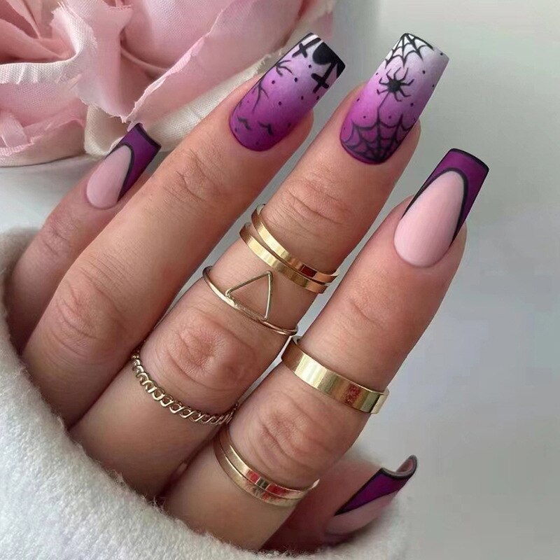 24Pcs Halloween Extra Long Press on Nails Coffin Fake Nails Acrylic Black White Clown Designs Glossy Artificial Nails for Women W844