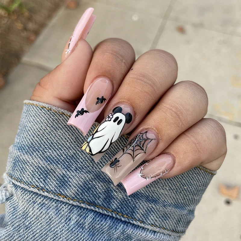 24Pcs Halloween Extra Long Press on Nails Coffin Fake Nails Acrylic Black White Clown Designs Glossy Artificial Nails for Women Z355