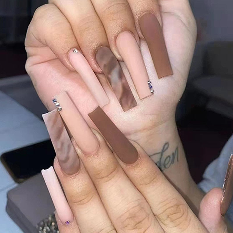 24Pcs Long Square Press on Nails Love Pattern Design Artifical Coffin False Nail Brown French Wearable Full Cover Fake Nail Tips 220