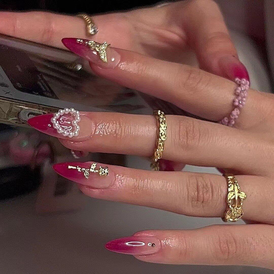 24Pcs Pink Round Head Almond Fake Nails with Heart Shape Rhinestone Wearable Ballerina False Nail Tips Full Cover Press on Nail 2414