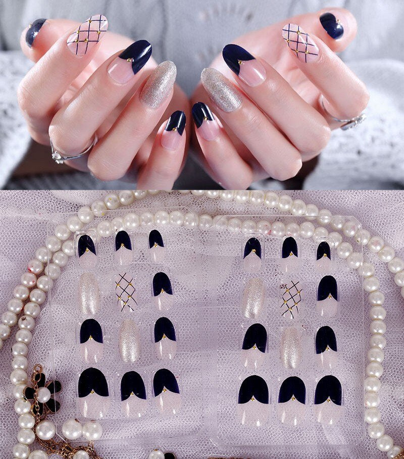 24Pcs/Set Fake Nails Press on Girls Finger Beauty False Nail Art Tips Bright Shining 3D Diamond Full Cover French Nail Art Tips AL137