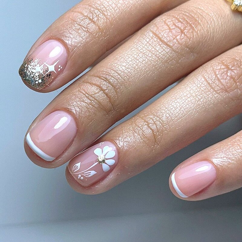 24Pcs Shiny Pearl Wearable False Nails Short Square Fake Nail Simple Summer Press on Nails Detachable Full Cover Nail Tips 753