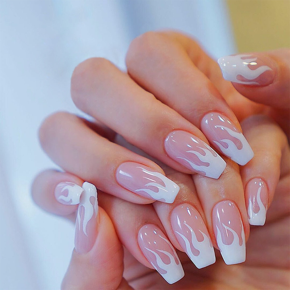 24Pcs Shiny Pearl Wearable False Nails Short Square Fake Nail Simple Summer Press on Nails Detachable Full Cover Nail Tips 845