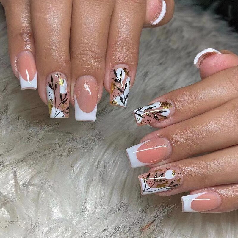 24Pcs Shiny Pearl Wearable False Nails Short Square Fake Nail Simple Summer Press on Nails Detachable Full Cover Nail Tips 1852