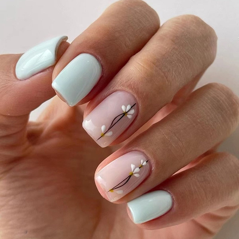 24Pcs Shiny Pearl Wearable False Nails Short Square Fake Nail Simple Summer Press on Nails Detachable Full Cover Nail Tips