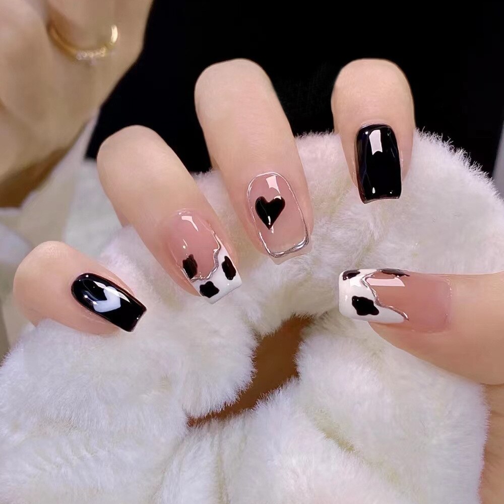 24Pcs Wearable False Nails with Glue Glitter Heart-shaped Rhinestone Design Full Cover Nail Tips Acrylic Fake Nails Press on 314
