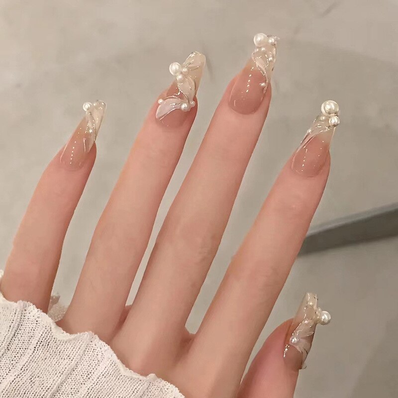 24Pcs Wearable False Nails with Glue Glitter Heart-shaped Rhinestone Design Full Cover Nail Tips Acrylic Fake Nails Press on 434