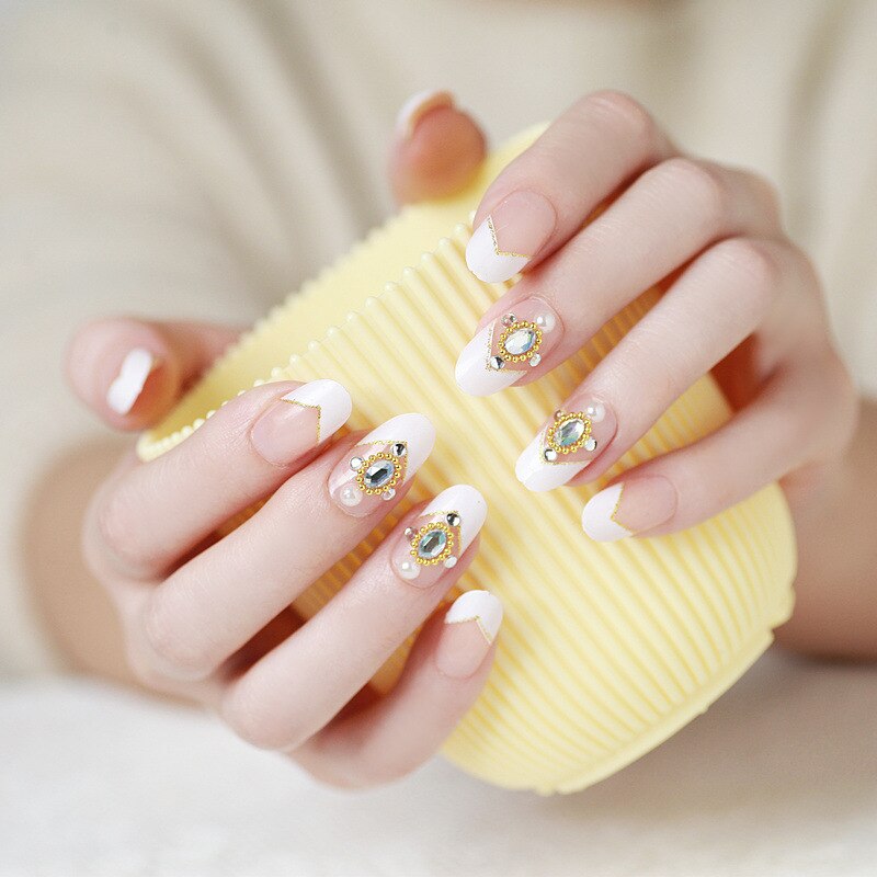 24Pcs/box Luxe Shining Rhinestone Wedding False Nails Transparent Glitter Gems Crown Designed Square Full Short Fake Art Bride 0162