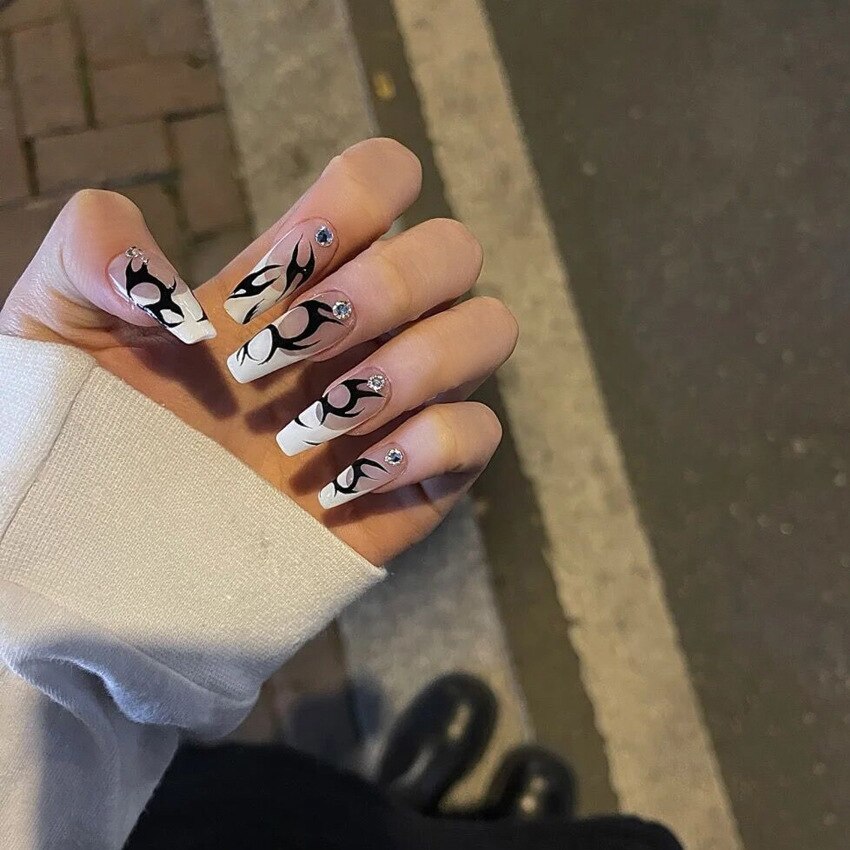 24Ps Childlike Fake Nails With Glue Cute Kawaii Personality Stick On Nails False Girls Short Press On Nail Art DIY Manicure Tool Nails With Glue X19