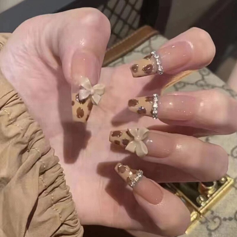 24pcs Nude milky French false nails with glue white nail tips full cover artificial nails with pearl heart wearable jelly nails BY77
