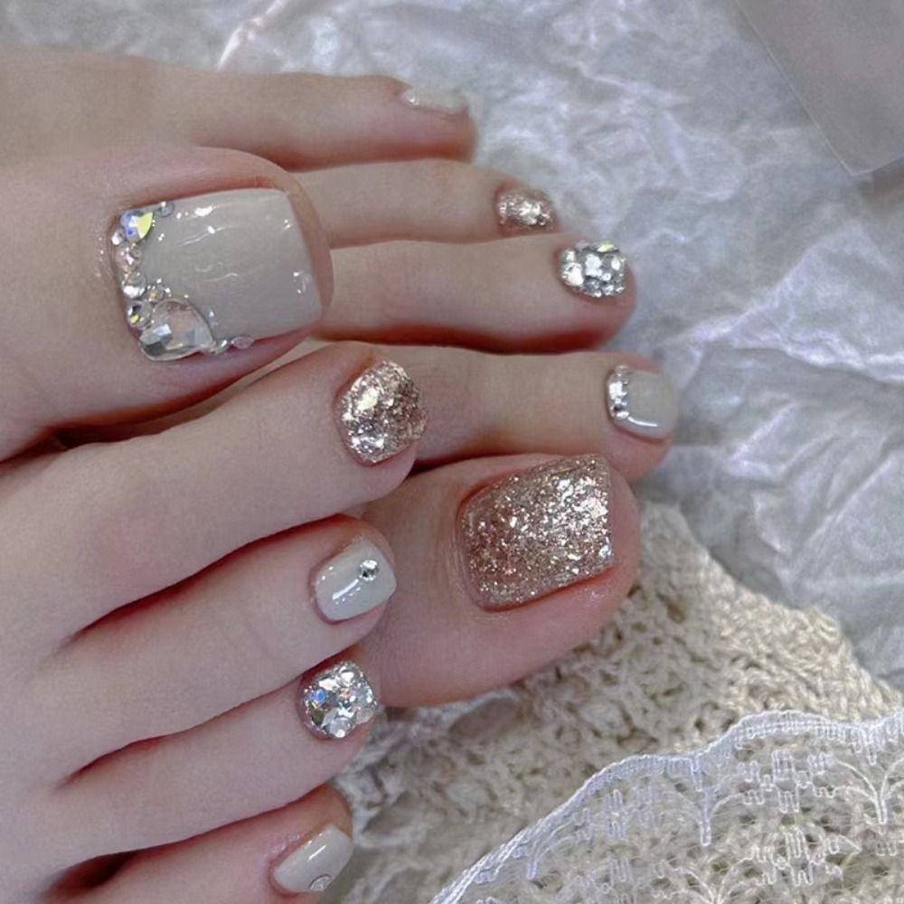 24pcs Shining Crystal French Fake Toenails Full Cover Short Square Toe Nails Foot Nails Tips for Women Girls Toenail Tips 2024 F050