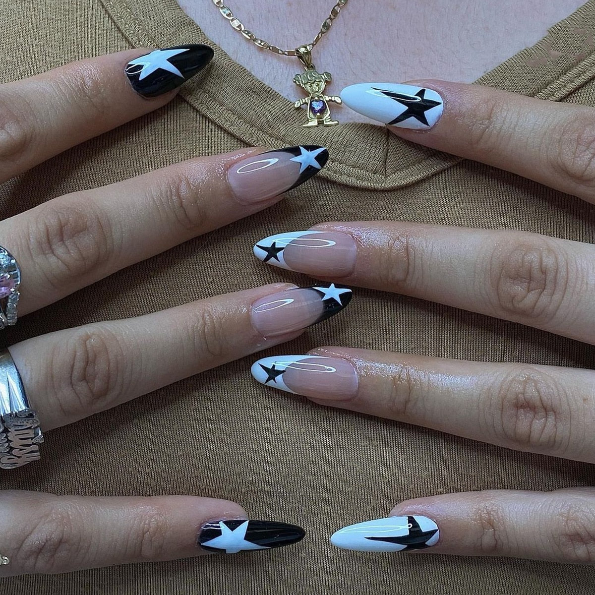 24pcs Wearable Short Round Head Sparkling French fake nails with glue Full Cover Almond Press On False Nails with Waves Stripes XY-37-25