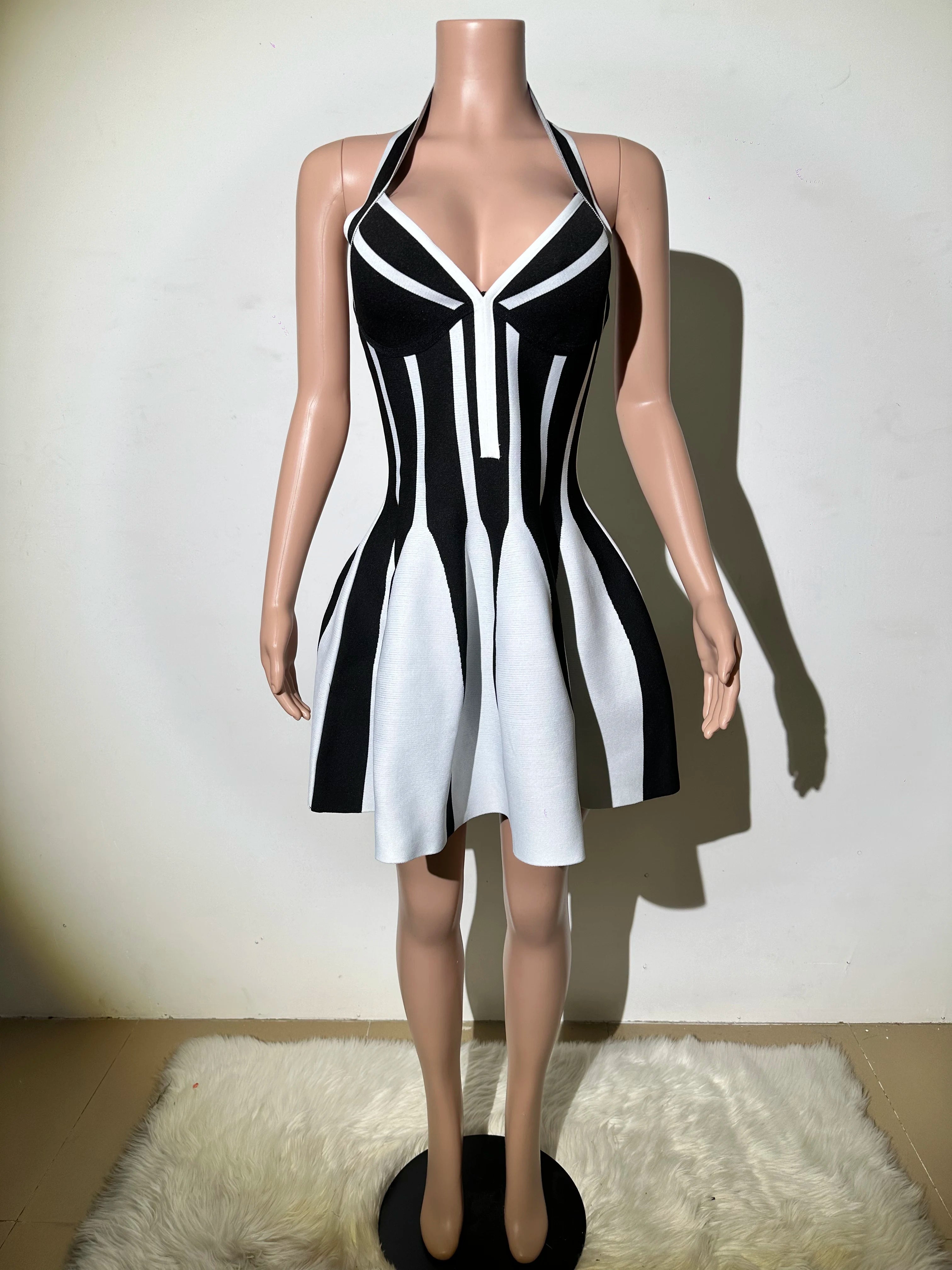 High quality bandage dress elegant and sexy black and white contrasting stripes backless hanging neck dinner dress