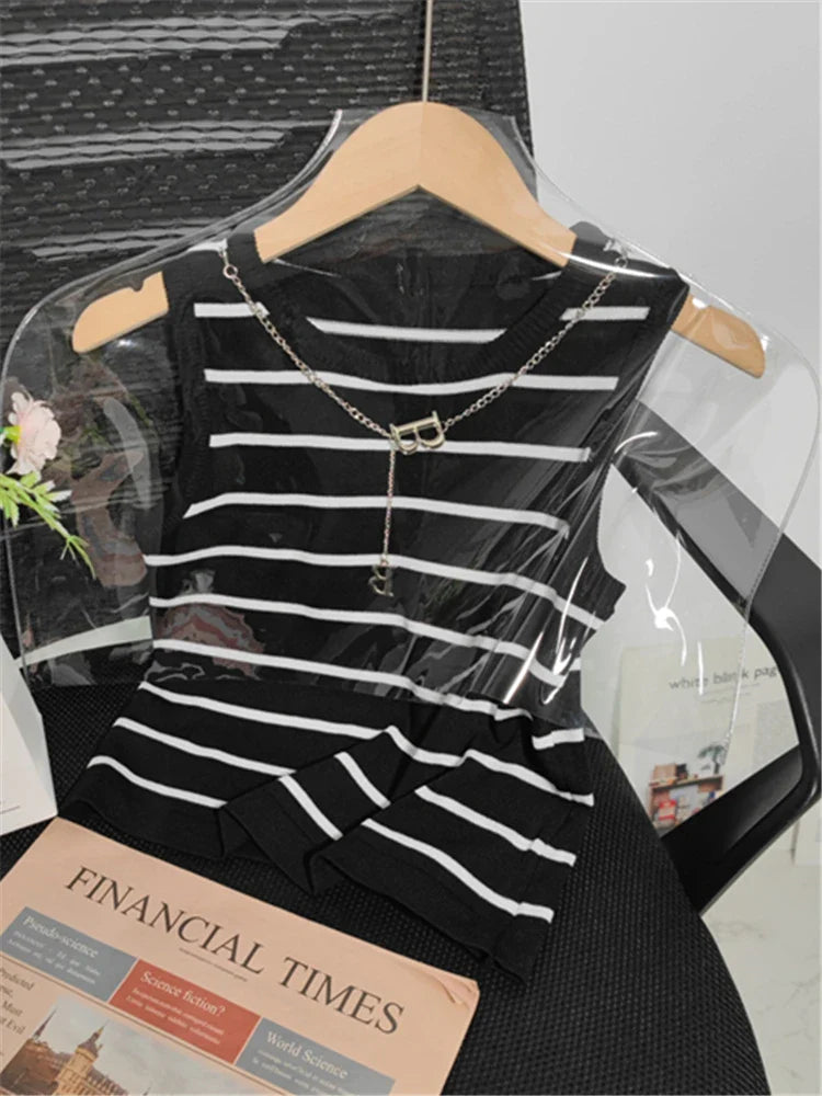 Colorfaith New 2022 Basic Bottoming Striped Chain Elasticity Vests Women Tank & Camis Autumn Winter Wild Crop Short Tops V3420DG black One Size