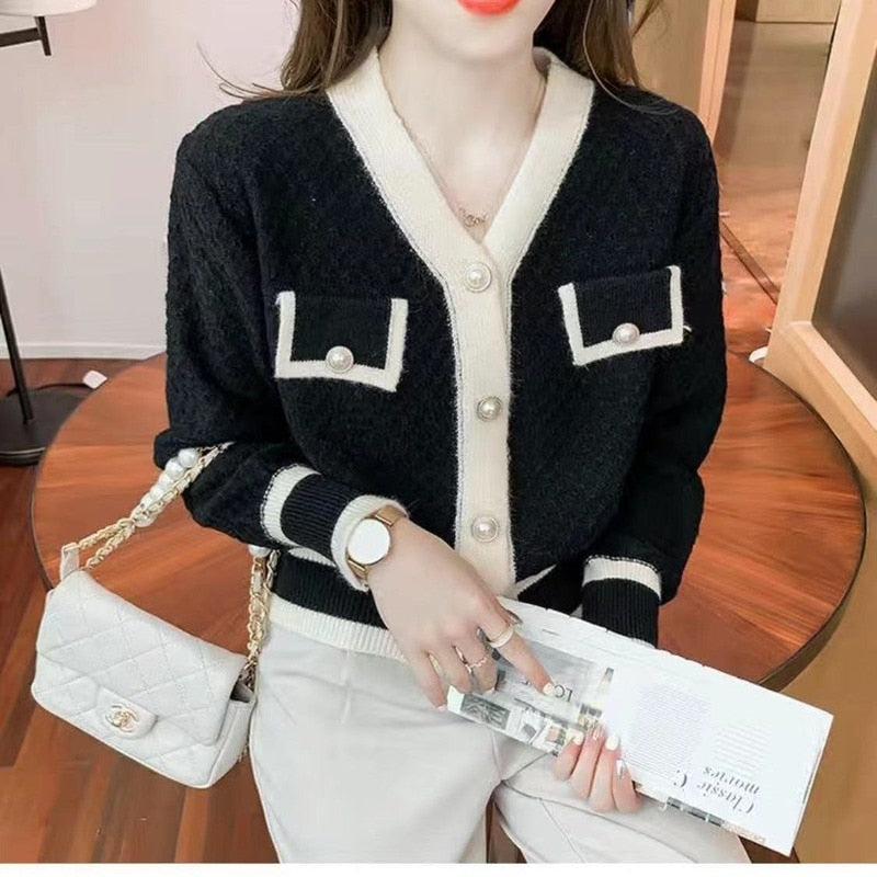 Autumn And Winter Color-blocking Knitted Top Women Cardigan Long-sleeved V-neck Short 2024 New Coat Fashion All-match Top