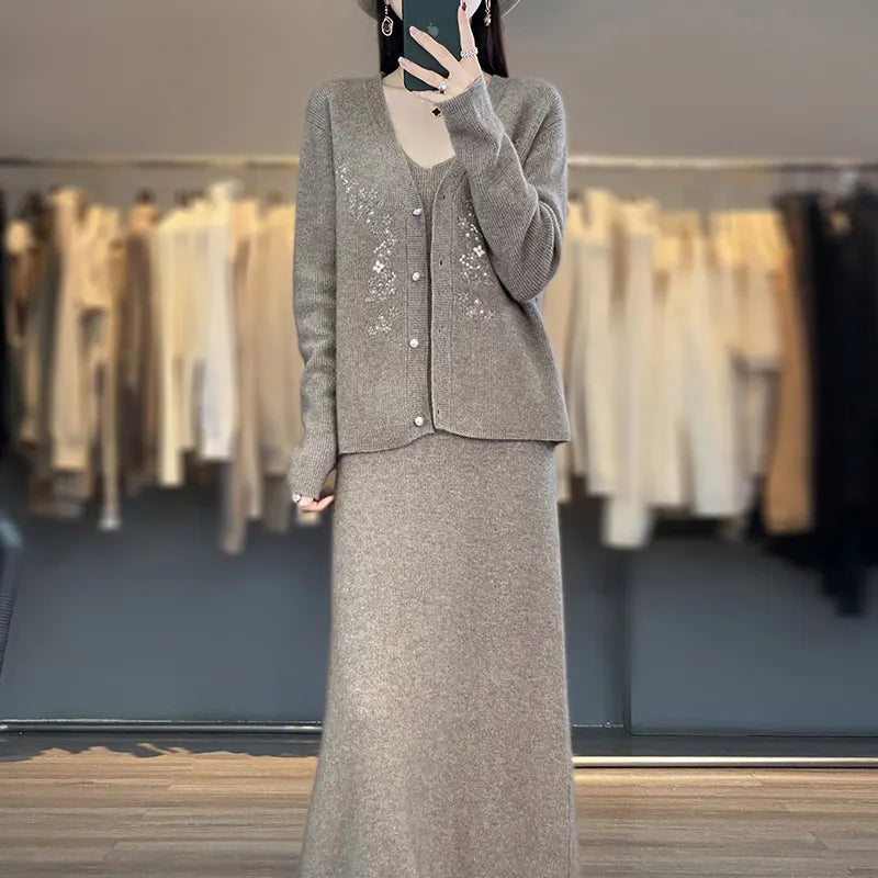 Autumn and Winter New 100% Pure Wool Fashion Versatile Cardigan Hanging Dress Set Large Women's Sweater 2024 Raw velvet camel