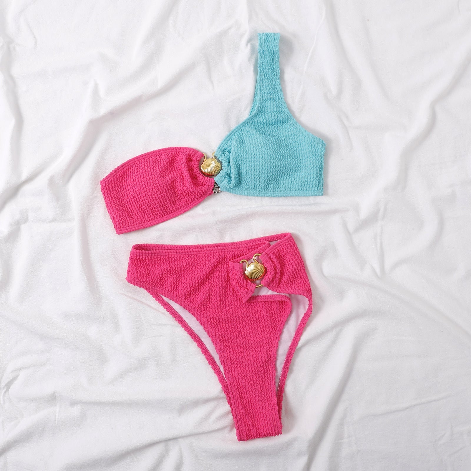 European And American Women In Contrast Bikini Rose Red