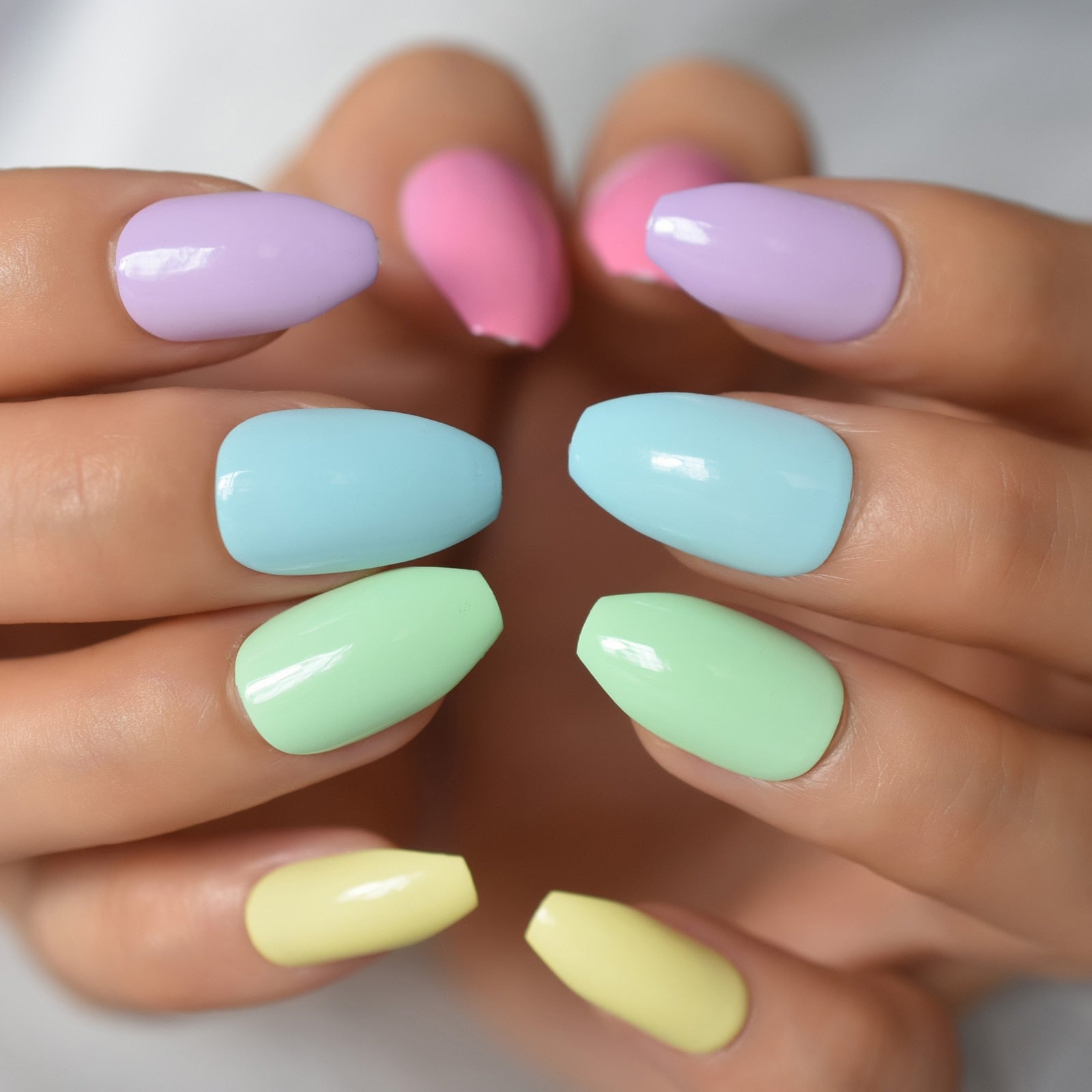 Glossy Gradient Rainbow Ombre French Press on Nails Almond Fake Nails Stiletto Oval Pointed Manicure False Nails Finger Tips L6131