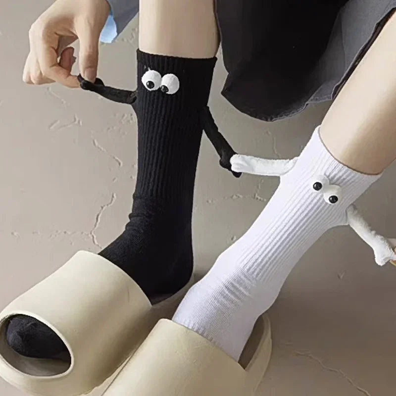 Harajuku Couple Cotton Sock 2 Pairs Magnetic Suction Hand In Hand Socks Black White Unisex Holding Hands Long Socks