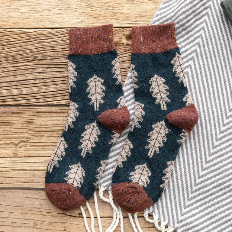 Japanese Style Autumn Winter Women Wool Socks Clay-colored Chiffon Ladies Warm Socks with Christmas Tree Thickened 134 dark green One Size
