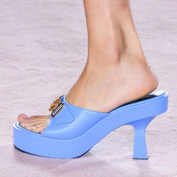 New European and American High-heeled Slippers with Thick Soles In The Summer of 2024 Fashion Metal Belt Buckle Show Sandals blue