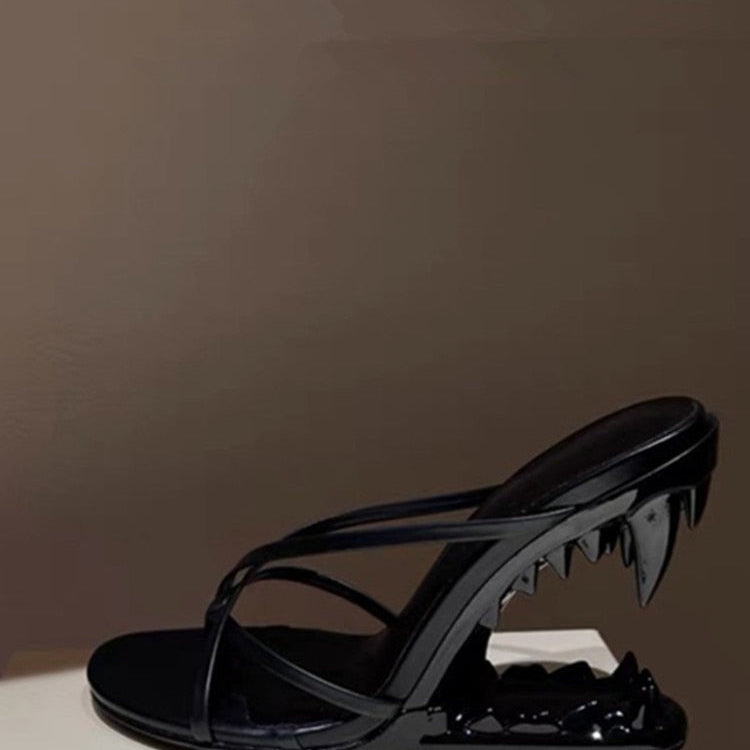 New Fashion Metal Teeth Shaped Heel Sandals Round Toe Back Zipper Women's Dress Large Women's Sandals Summer Black 2