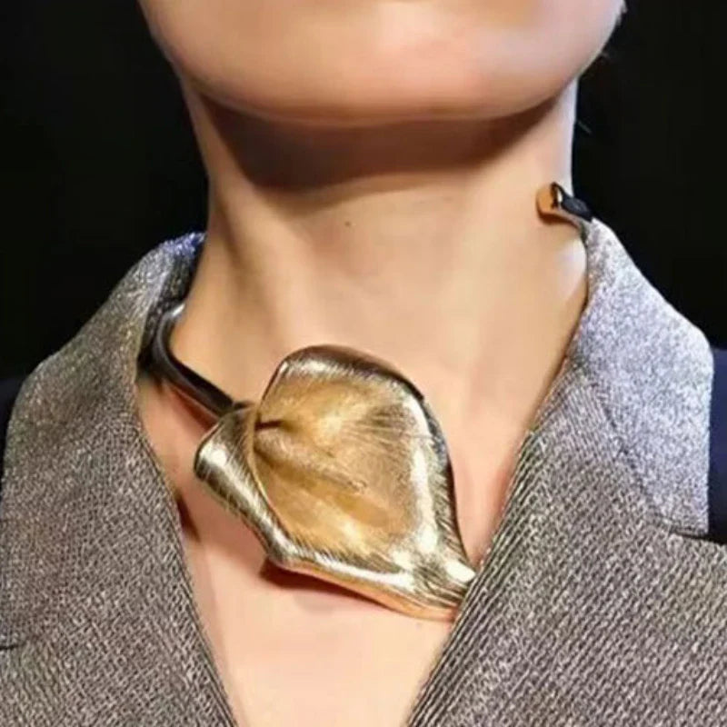 Bilandi Fashion Jewelry European and American Design Metal Flower Choker Necklace For Women Accessories Gifts Trend New