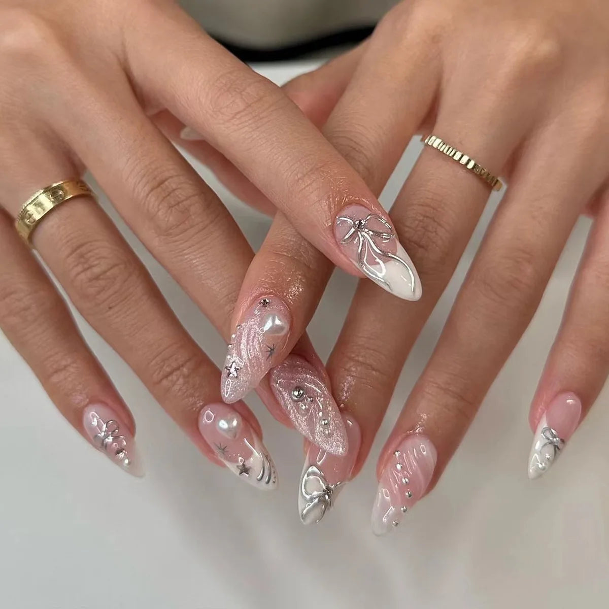 24Pcs Simple French Nails Art Tips Fake Nails 3D Design Wearable Full Cover False Nail Mid-length Almond Reusable Press on Nails 3302