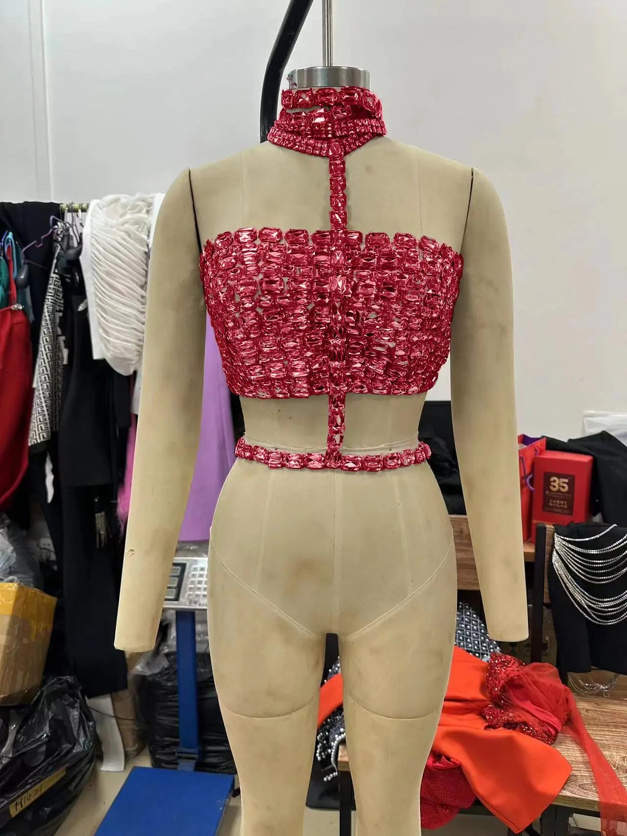 Celebrity Fashion Red Carpet Wear Women Shinning Big Crystal Sexy Halter Tops Nightclub Party TV Show Tops Tank High Quality Red