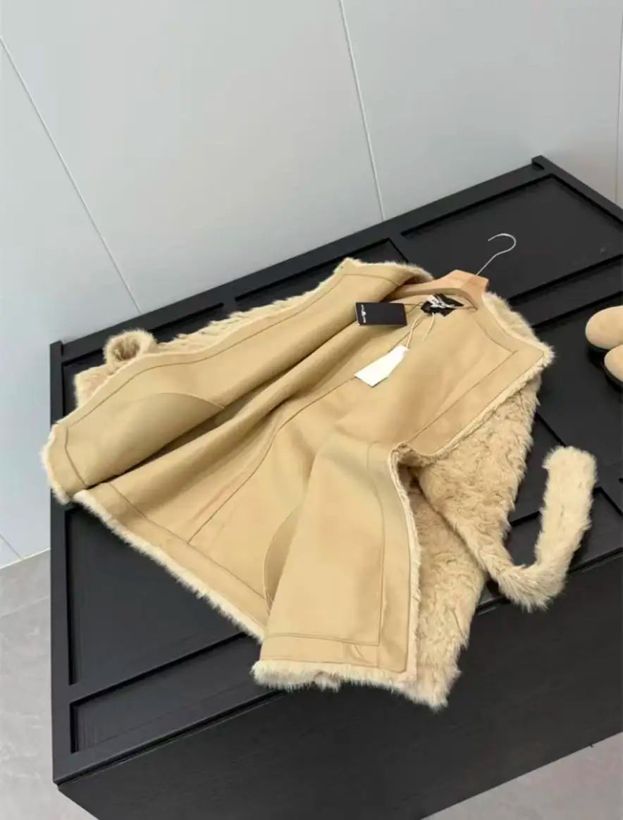 Original 2025 new style women's fashion belt decoration artificial fur effect fur jacket coat coat