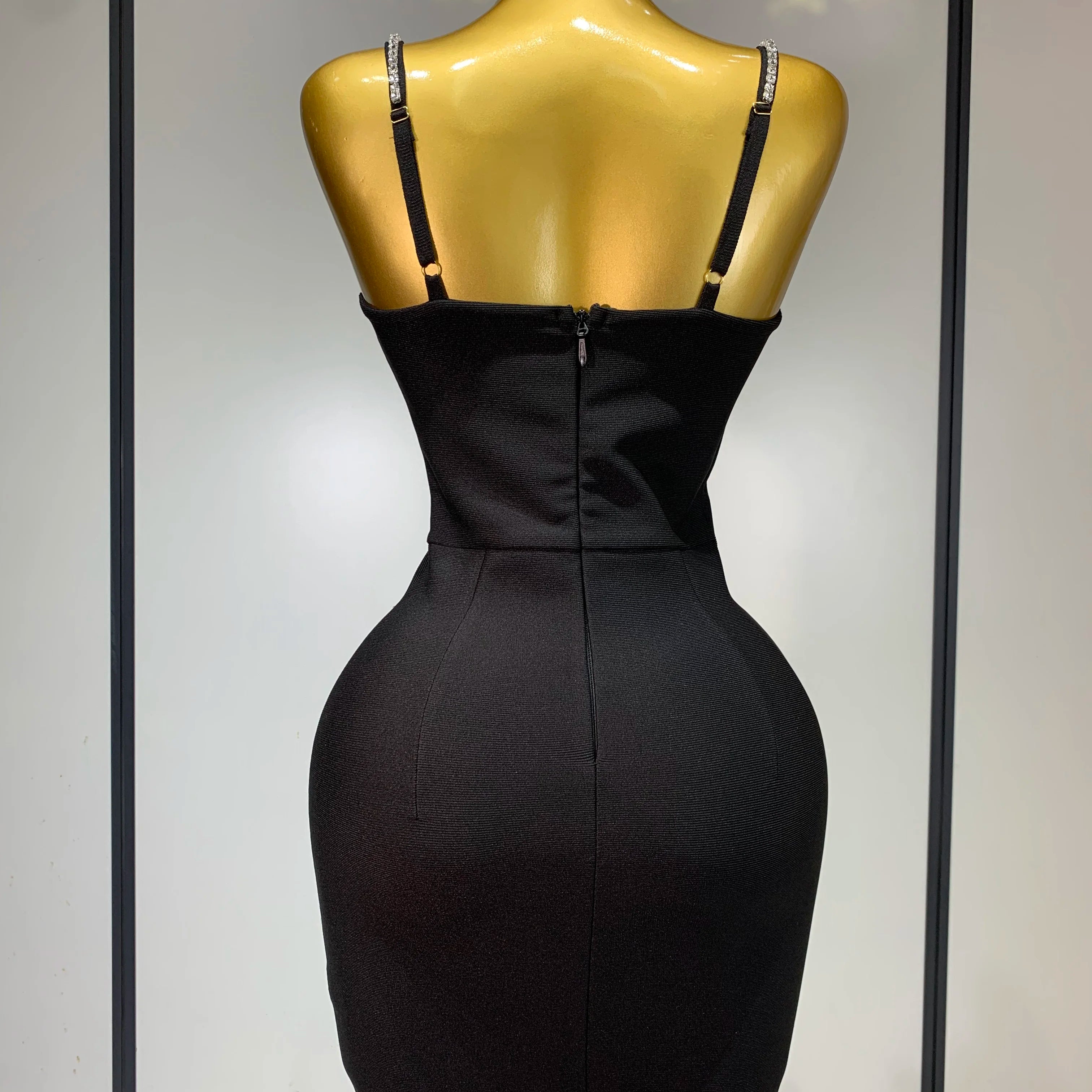 Women Celebrity Sexy V Neck Beading Black Mini Bodycon Bandage Dress Luxury 2025 Knitted Elegant Evening Club Party Dresses