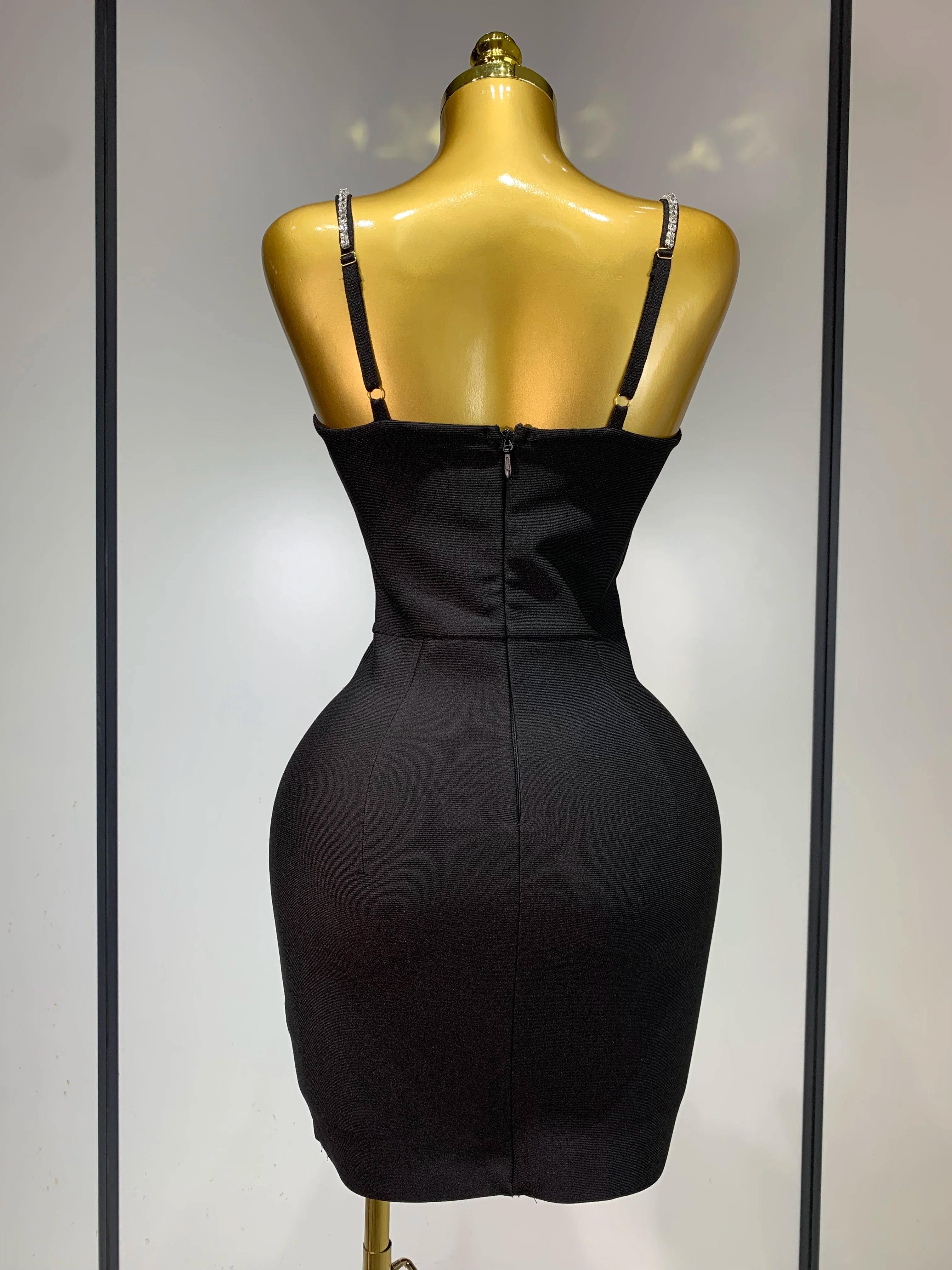 Women Celebrity Sexy V Neck Beading Black Mini Bodycon Bandage Dress Luxury 2025 Knitted Elegant Evening Club Party Dresses