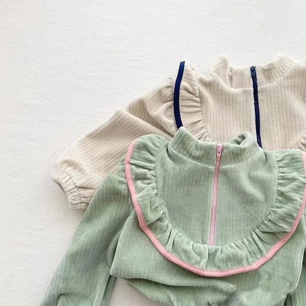 Spring and Autumn Girls Long Sleeve Hoodie Bell Bottoms Two-piece Childrens Fashion Small Casual Sports Suit