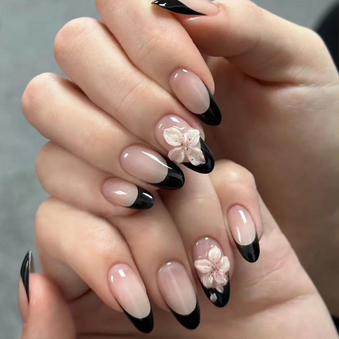 24Pcs Glitter Pink French Press on Nails Mid-length Almond False Nails with Love Pattern Design Wearable Fake Nail Art Tips 0674