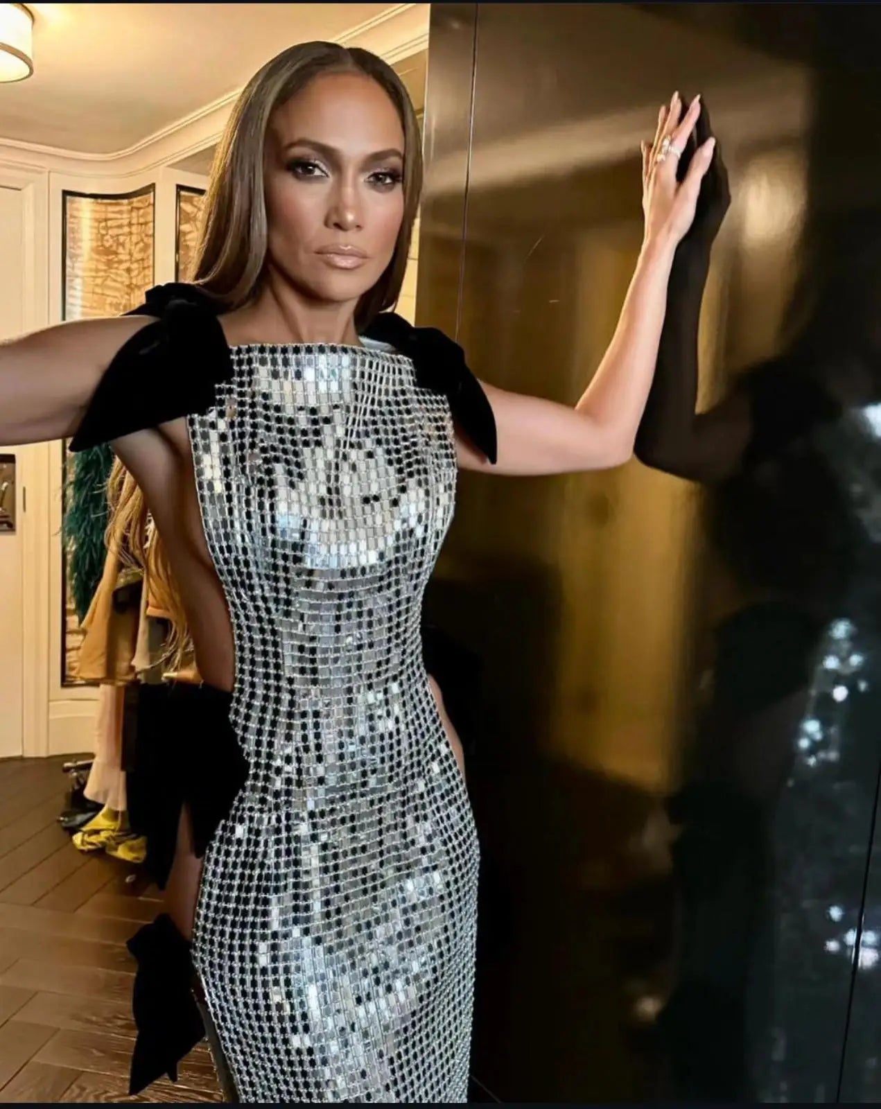 Celebrity Red Carpet Dress Women Sleeveless Sexy Shinning Sequined Bodycon Long Dress Side Bow Celebrate Evening Party Wear