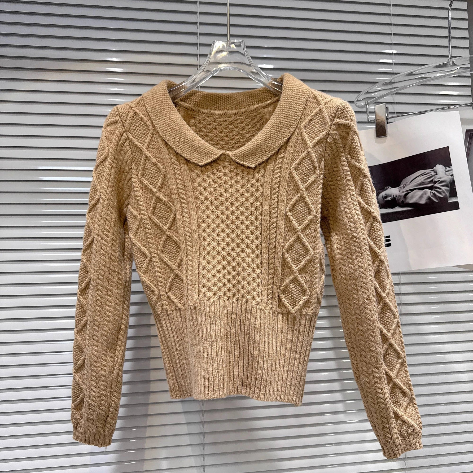 Winter New Fashion Style Lapel Edge Pattern Short Knitted Sweater For Women Solid Color Slim Fit Pullover 11A07925 Khaki One Size